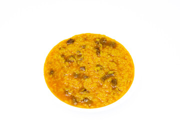 Arroz con carne de cerdo ibérico. Ración de arroz aislado sobre fondo blanco para carta y menús de comida para bares y restaurantes. Receta de cocina tradicional de la gastronomía española.