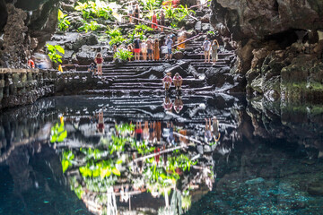 Reflejos en la cueva del lago de Lanzarote