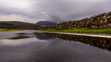Obraz premium wet road on isle of Arran