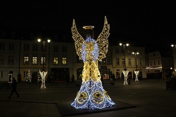 Aniołek na Starym Rynku w Święta Bożego Narodzenia w Bydgoszczy.