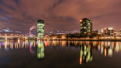 Fototapeta premium Frankfurt Skyline am Abend 2020 