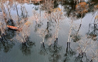 Morning at Tuyen Lam Lake.