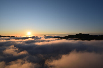 Fototapeta na wymiar Sea of clouds in early morning