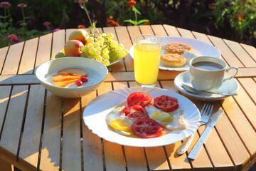 breakfast in the garden