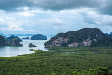 
Samet Nang Shee on a rainy day, but no matter what the weather And the beauty remains