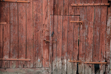 Alte Holztür eines Scheune