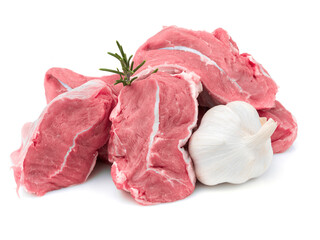 morceaux de viande de veau isolés sur fond blanc © Maurice Metzger