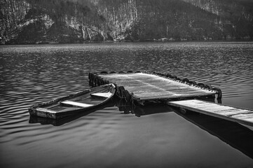 Molo z łódką © Marek Mrozek