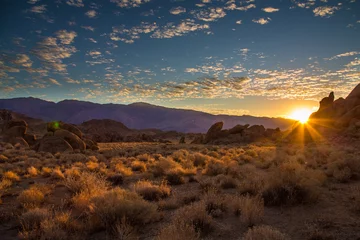 Fotobehang Chocoladebruin Morning Sunrise Over the Burnt Desert & Purple Mountains  © B.Cullen Photography