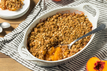 Sweet Homemade Peach Cobbler Crisp