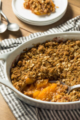 Sweet Homemade Peach Cobbler Crisp
