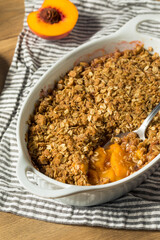 Sweet Homemade Peach Cobbler Crisp