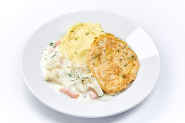 chicken with mashed potato and vegetables