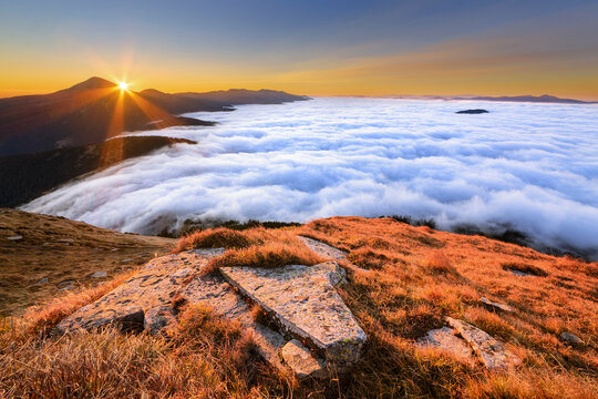 Ukraine, Zakarpattia region, Rakhiv district, Carpathians, Chornohora, Mountain landscape with mountain Hoverla and mountain Petros in mist