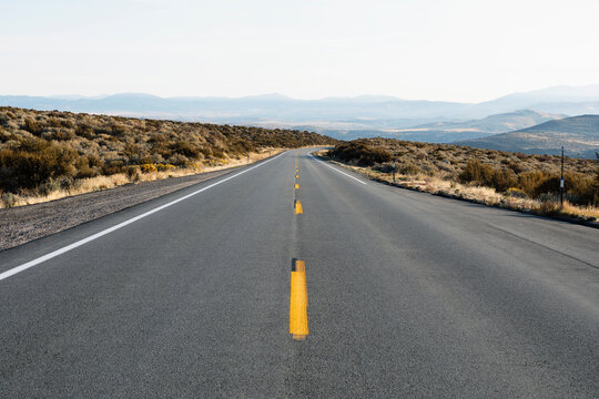 USA, California, Eastern Sierras, Route 88, Sky over empty road