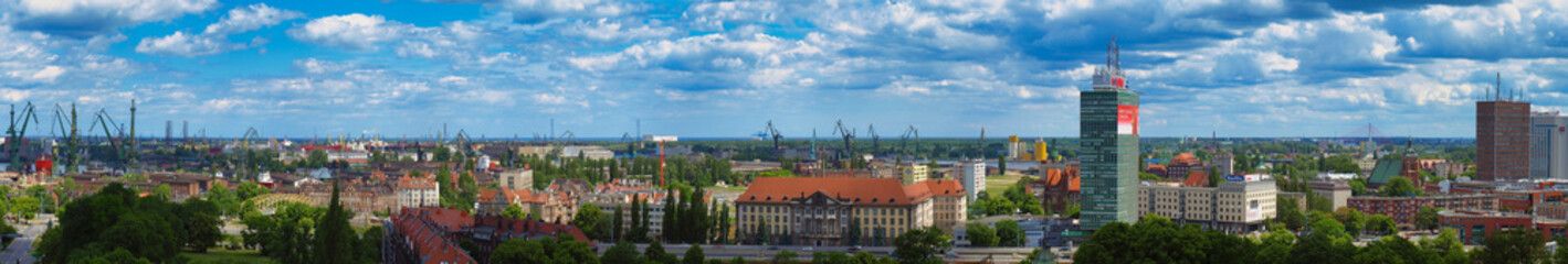Fototapeta na wymiar Panorama of Gdańsk, Poland