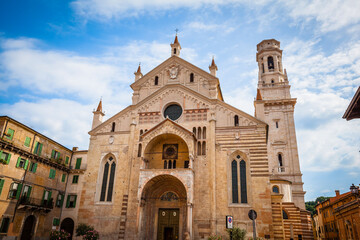Fototapeta na wymiar Cathedral, Duomo, Cattedrale Santa Maria Matricolare, Verona, Veneto, Italy