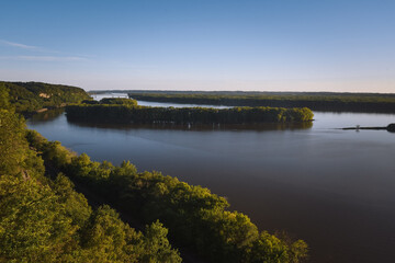 Fototapeta na wymiar Mississippi River in northern Illinois 