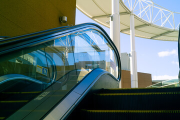 Fototapeta premium moving escalator in the city