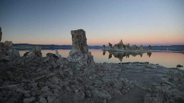 sunset reflection at mono lake tufas