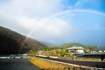 【秋】嵐山に虹が架かる