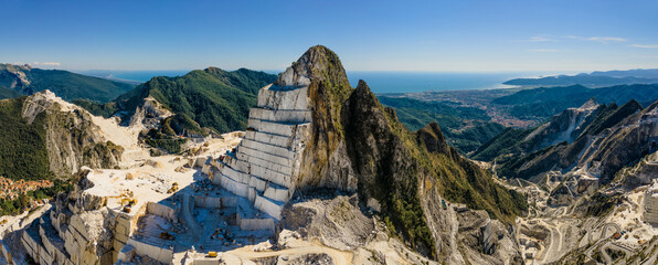 Carrara Quarry Tuscany Massa - The white Marble 