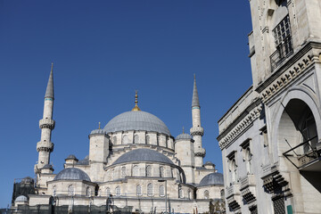 Fototapeta na wymiar Eminonu Yeni Mosque in Istanbul, Turkey