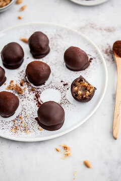 Healthy snicker balls