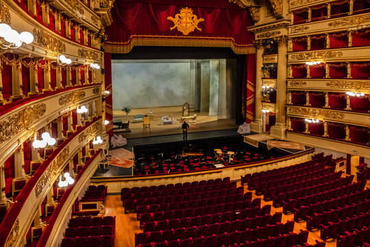 Teatro Alla Scala" Immagini - Sfoglia 929 foto, vettoriali e ...