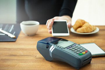 Mobile Payment with NFC technology phone shopping online
