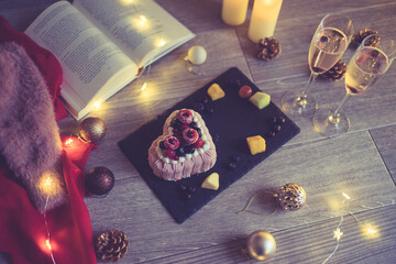 ハート型のピンクのケーキ