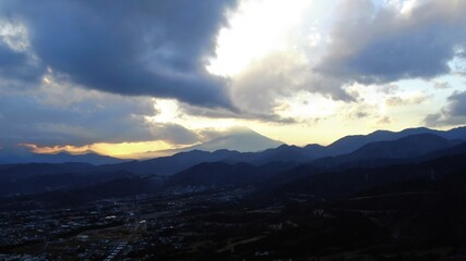展望台からの夕焼けと富士山