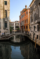 Fototapeta na wymiar canal and bridge, Venice