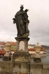 Fototapeta na wymiar Die Figuren der Karlsbrücke (Prag)