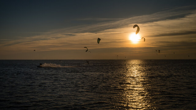 Skytesurfing