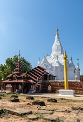 Temple blanc de Lemyethna à Bagan, Myanmar
