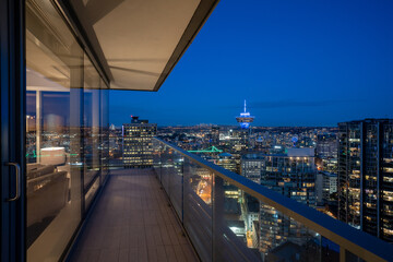 Vancouver City view from a Penthouse  - obrazy, fototapety, plakaty