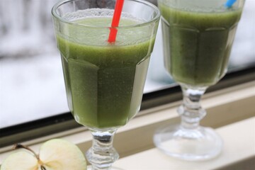 cocktail smoothie with lime apple and kiwi