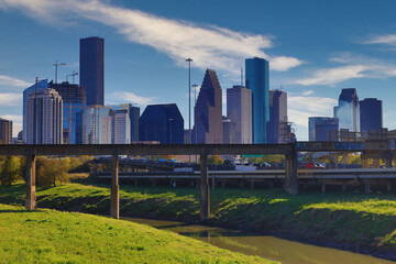 Obraz premium Houston Downtown Skyline - Buffalo Bayou Greens