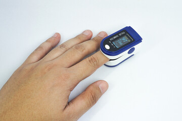Pulse oximeter used to measure pulse rate and oxygen levels