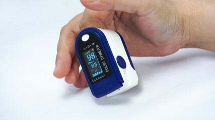 Pulse oximeter used to measure pulse rate and oxygen levels
