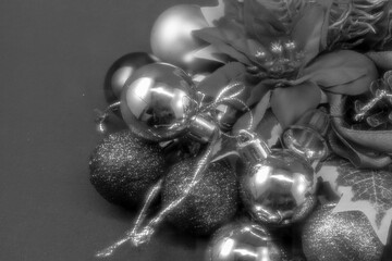 背景素材　モノクロ　クリスマスの飾り