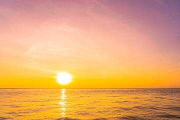 Fototapeta na wymiar Beautiful landscape of sea beach ocean at sunset or sunrise time