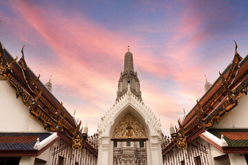 Fototapeta premium Wat Arun Bangkok Thailand, in the dawn located by the riverside