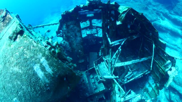 c47 airplane wreck underwater aircraft dakota metal on ocean floor scenery 