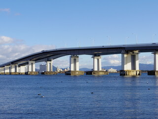 滋賀県大津市より望む琵琶湖大橋