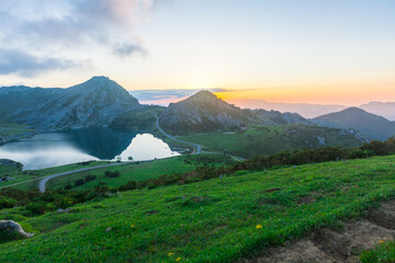 Obraz na płótnie Canvas views of Sunset of national park peaks of europe