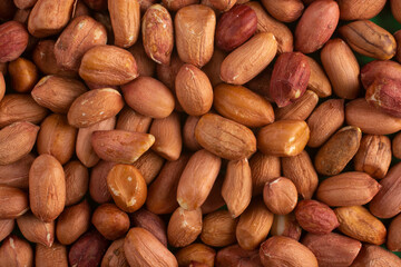 Raw peanut kernels. A source of vegan protein.