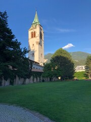 Schwaz Tirol Kirchbank und Glockenturm von Maria Himmelfahrt