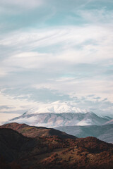 Montagne enneig&eacute;e en Albanie